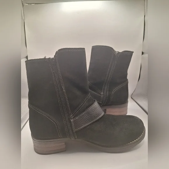 Taos Women’s Black Suede Ankle Boots with Strap Detail – Size 9 - Picture 3 of 8